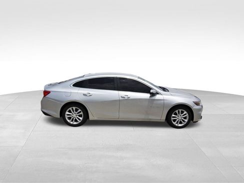 Used 2017 Chevrolet Malibu LT FWD image 5