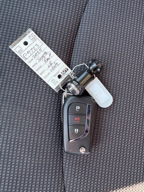 Used 2025 Toyota RAV4 LE AWD/4WD image 6