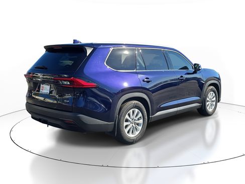 Certified 2024 Toyota Grand Highlander XLE image 4