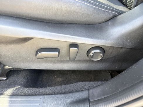 Used 2022 Subaru Forester Premium AWD/4WD image 21