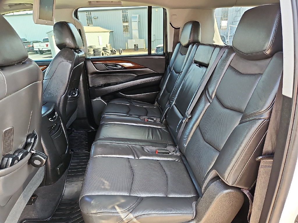 Used 2018 Cadillac Escalade ESV Premium Luxury AWD/4WD image 17