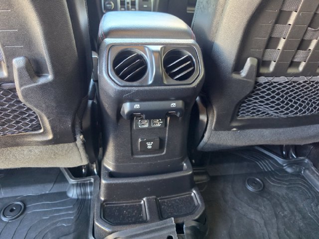 Used 2019 Jeep Wrangler Unlimited Rubicon AWD/4WD image 38