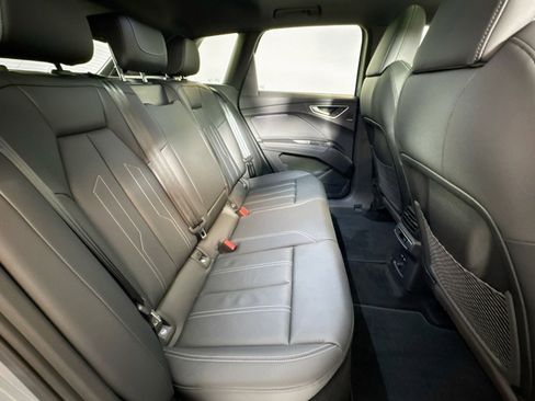 Used 2025 Audi Q4 e-tron Premium Plus w/ Premium Plus image 26