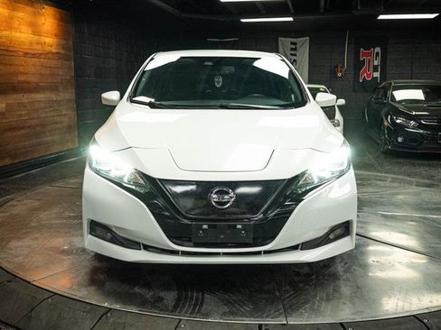 Used 2020 Nissan Leaf SV w/ SV Technology Package image 4