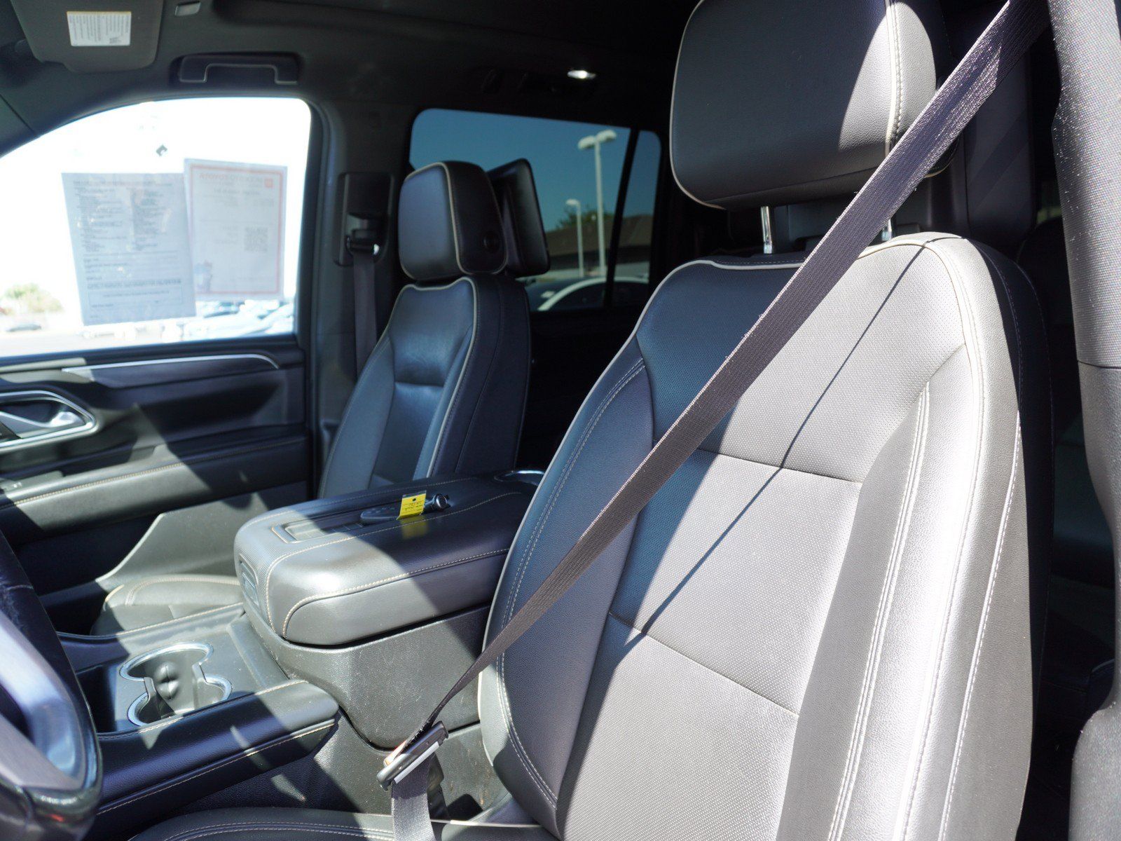 Used 2022 GMC Yukon XL SLT w/ SLT Premium Package AWD/4WD image 30