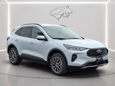 New 2026 Ford Escape SE image 4