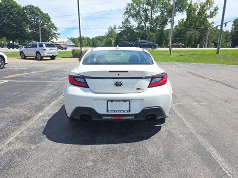 New 2025 Toyota GR86 image 4