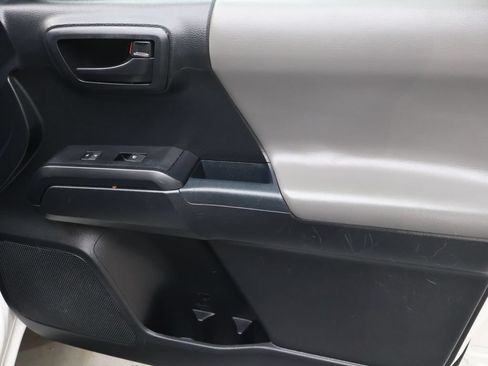 Used 2018 Toyota Tacoma SR RWD image 11