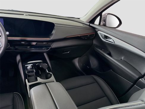 Used 2025 Buick Envision Avenir image 17