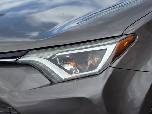 Used 2016 Toyota RAV4 XLE FWD image 6