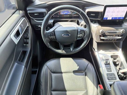 Used 2020 Ford Explorer XLT w/ Equipment Group 202A image 12