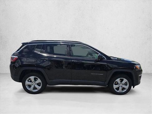 Used 2020 Jeep Compass Latitude image 4