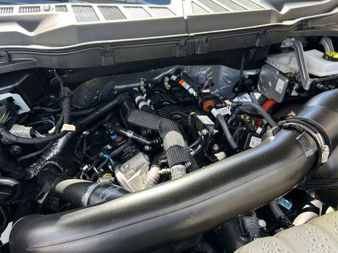 Used 2025 Ford F150 Lariat AWD/4WD image 30