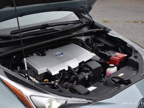 Used 2017 Toyota Prius Two w/ Prius Two Safety Plus Package FWD image 32