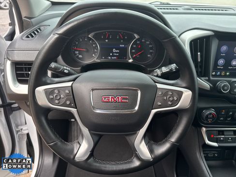 Used 2024 GMC Terrain SLT image 11