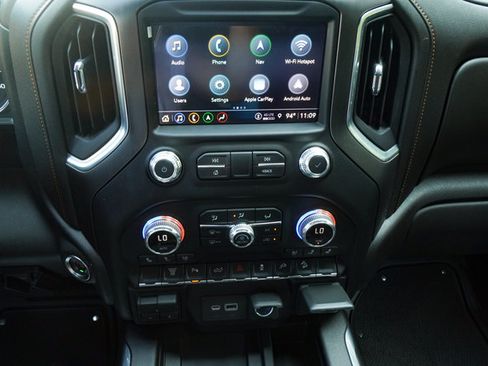 Used 2022 GMC Sierra 2500 AT4 w/ AT4 Preferred Package AWD/4WD image 22