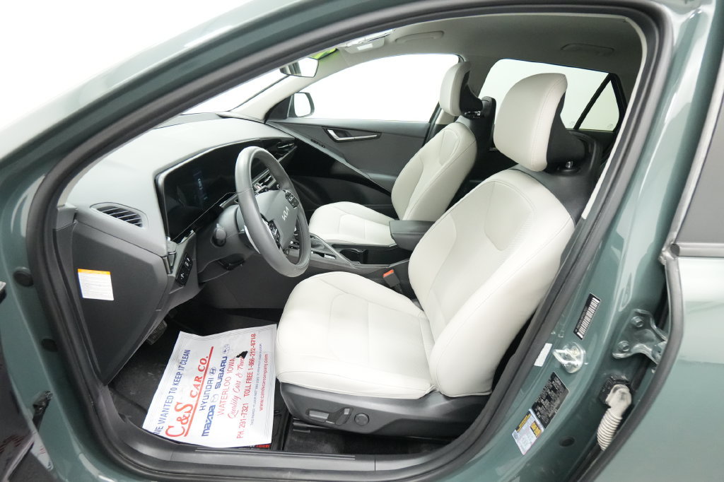 Used 2023 Kia Niro EX FWD image 14