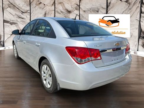 Used 2014 Chevrolet Cruze LS image 4