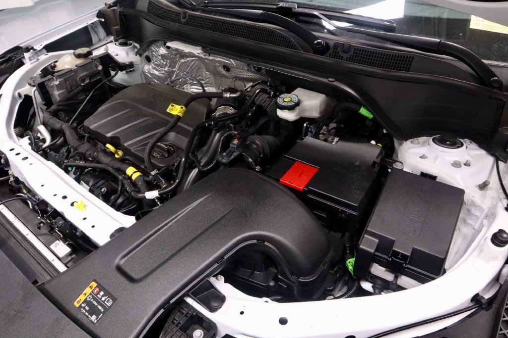 Used 2025 Chevrolet Trax RS FWD image 13