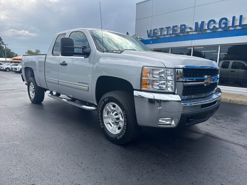 Used 2010 Chevrolet Silverado 2500 LT w/ Interior Plus Package AWD/4WD image 1
