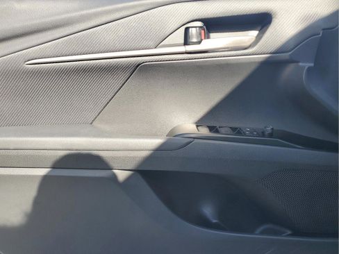 Used 2025 Toyota Camry SE image 17