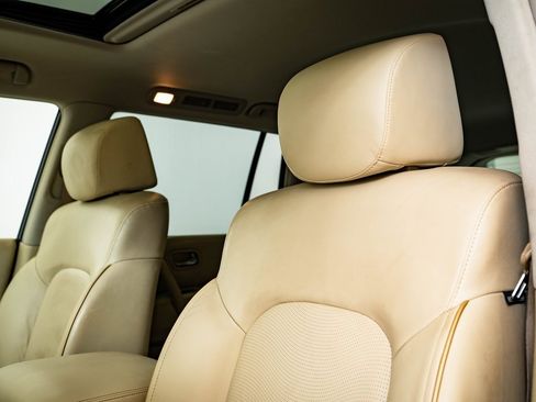 Used 2015 INFINITI QX80 4WD w/ Theater Package image 20