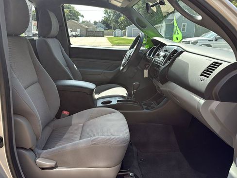 Used 2012 Toyota Tacoma 4x4 Regular Cab image 17