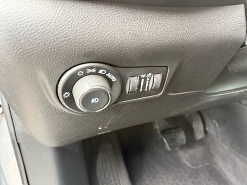 Used 2024 Jeep Compass Trailhawk AWD/4WD image 25