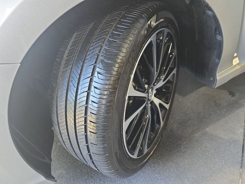 Used 2018 Toyota Camry SE w/ Moonroof Package FWD image 31