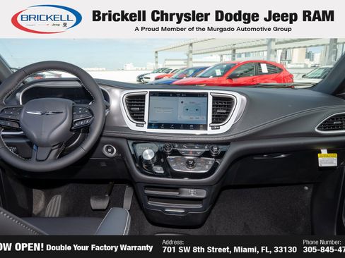 New 2026 Chrysler Pacifica Select image 22