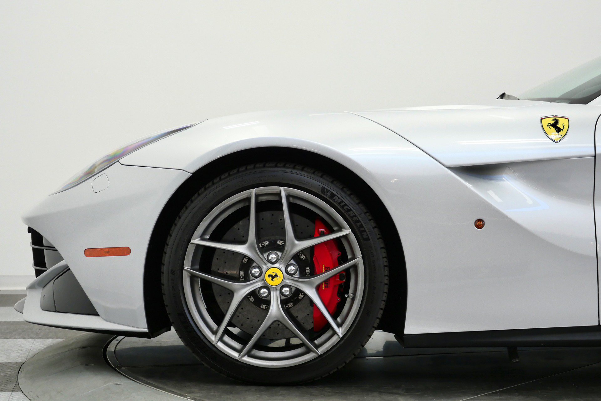 Used 2015 Ferrari F12 Berlinetta RWD image 50