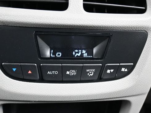 Used 2021 Honda Pilot EX image 32