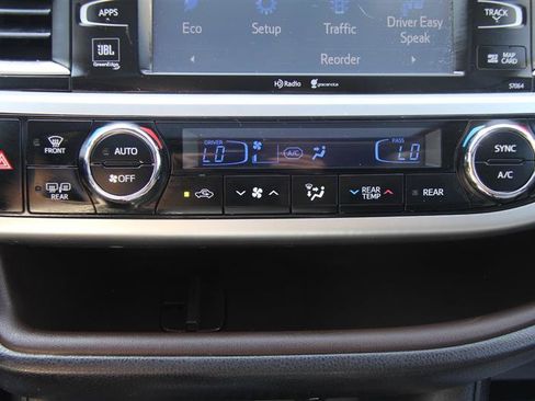 Used 2014 Toyota Highlander Limited FWD image 34