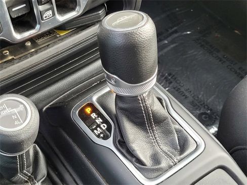 Used 2023 Jeep Gladiator Overland image 22