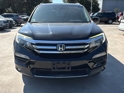 Used 2018 Honda Pilot Touring image 2