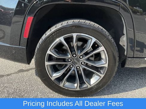Used 2022 Jeep Grand Wagoneer Series III w/ Flexible Seating Group AWD/4WD image 29