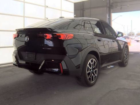 Used 2025 BMW X2 xDrive28i AWD/4WD image 2