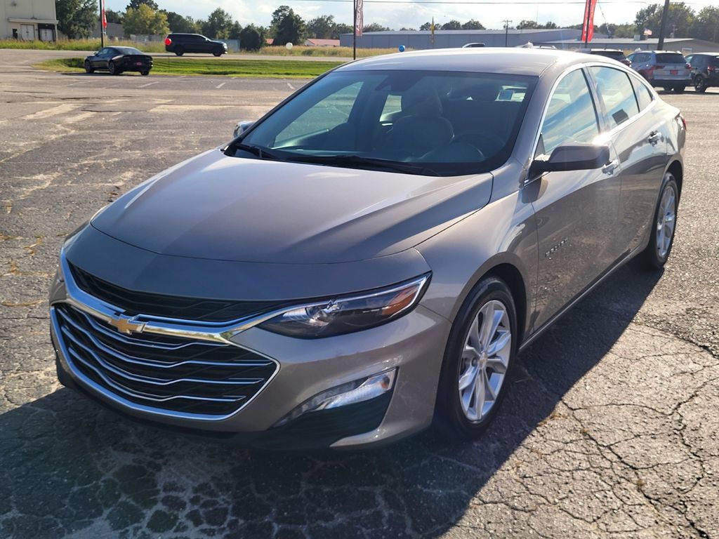 Used 2025 Chevrolet Malibu LT FWD image 5