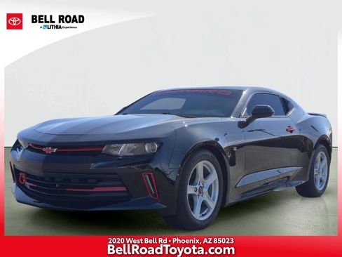 Used 2018 Chevrolet Camaro LT RWD image 1