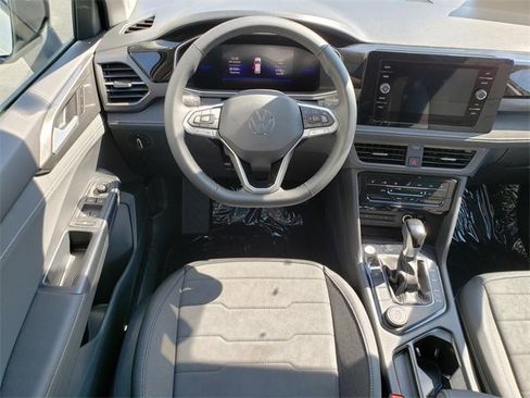 New 2025 Volkswagen Taos SE image 10