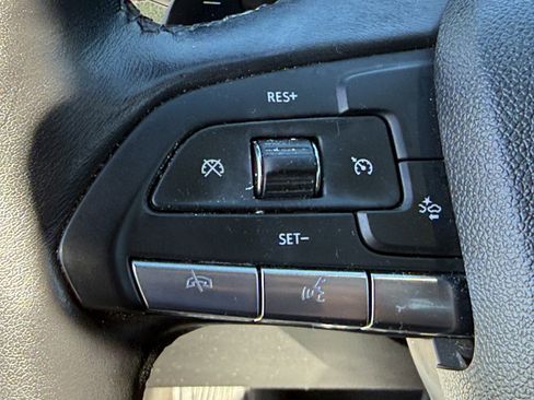 Used 2024 Cadillac XT4 Premium Luxury image 18