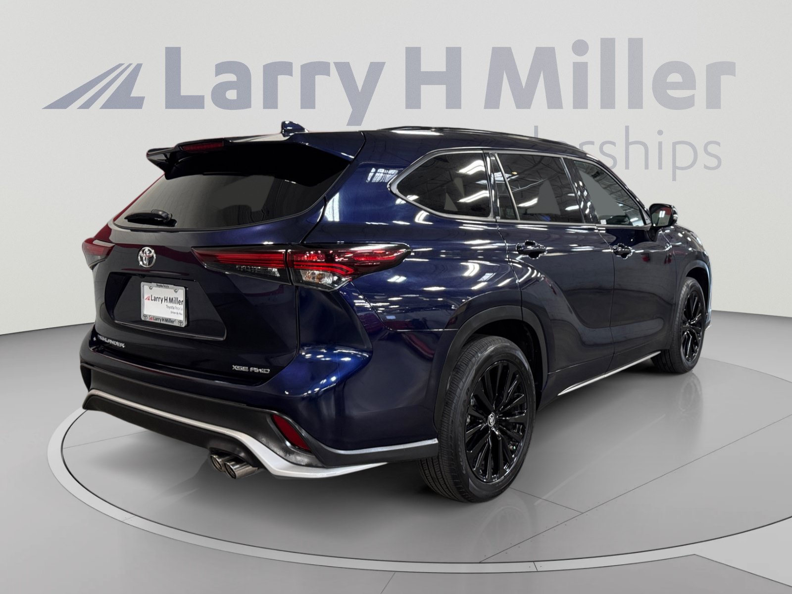 Used 2025 Toyota Highlander XSE AWD/4WD image 5
