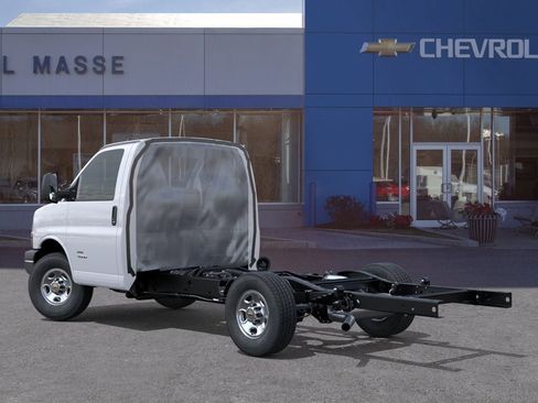 New 2026 Chevrolet Express 3500 w/ Power Convenience Package image 3