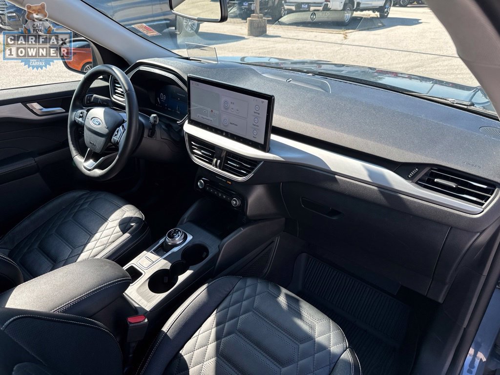 Used 2023 Ford Escape Platinum w/ Premium Technology Package AWD/4WD image 23