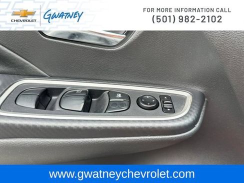 Used 2020 Nissan Versa SR w/ Convenience Package FWD image 19