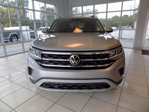 Used 2023 Volkswagen Atlas SE w/ Panoramic Sunroof Package image 2