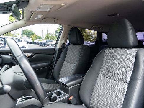 Used 2021 Nissan Rogue Sport SV FWD image 19