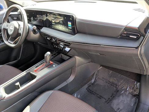 Certified 2025 Nissan Kicks SR image 20