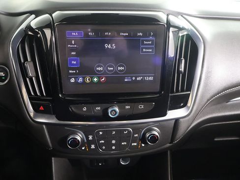 Used 2023 Chevrolet Traverse LT AWD/4WD image 49
