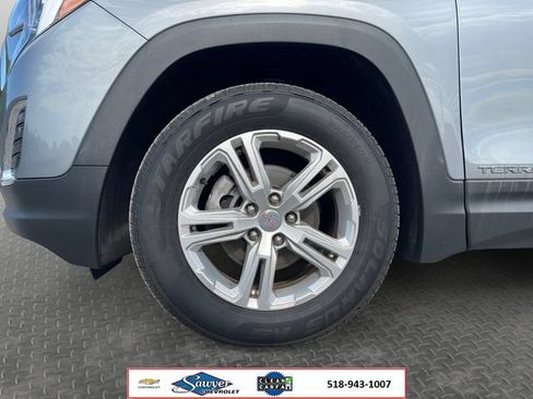 Used 2021 GMC Terrain SLE w/ Driver Convenience Package AWD/4WD image 9